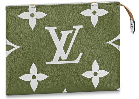 Louis Vuitton Toiletry Pouch 26 Monogram Giant Khaki 